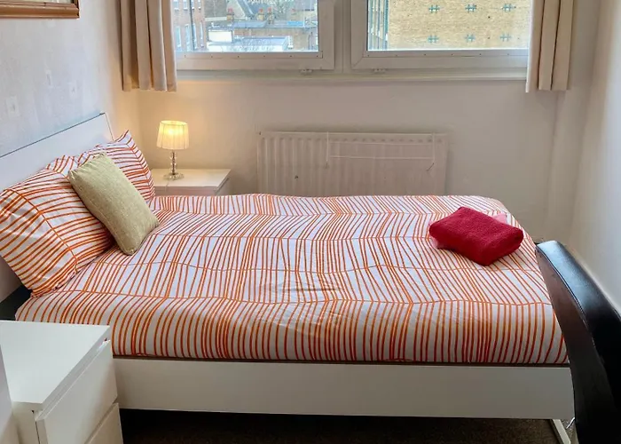 Cosy 3 Bed Apt, Old Truman Brewery! Brick Lane, London, E1